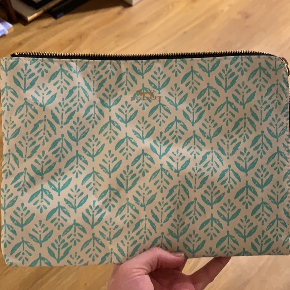 Scout Sleeve